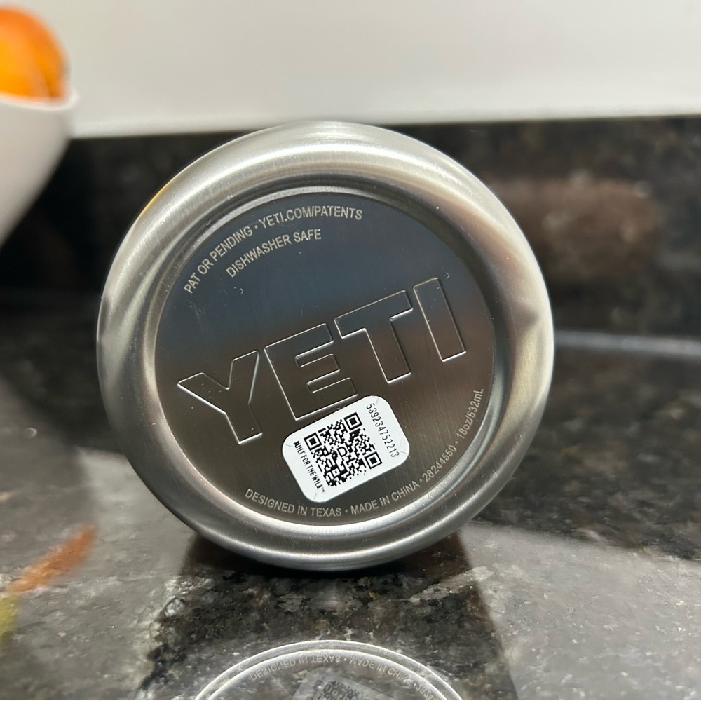 YETI 18 OZ WATER BOTTLE - Picture 7 of 8